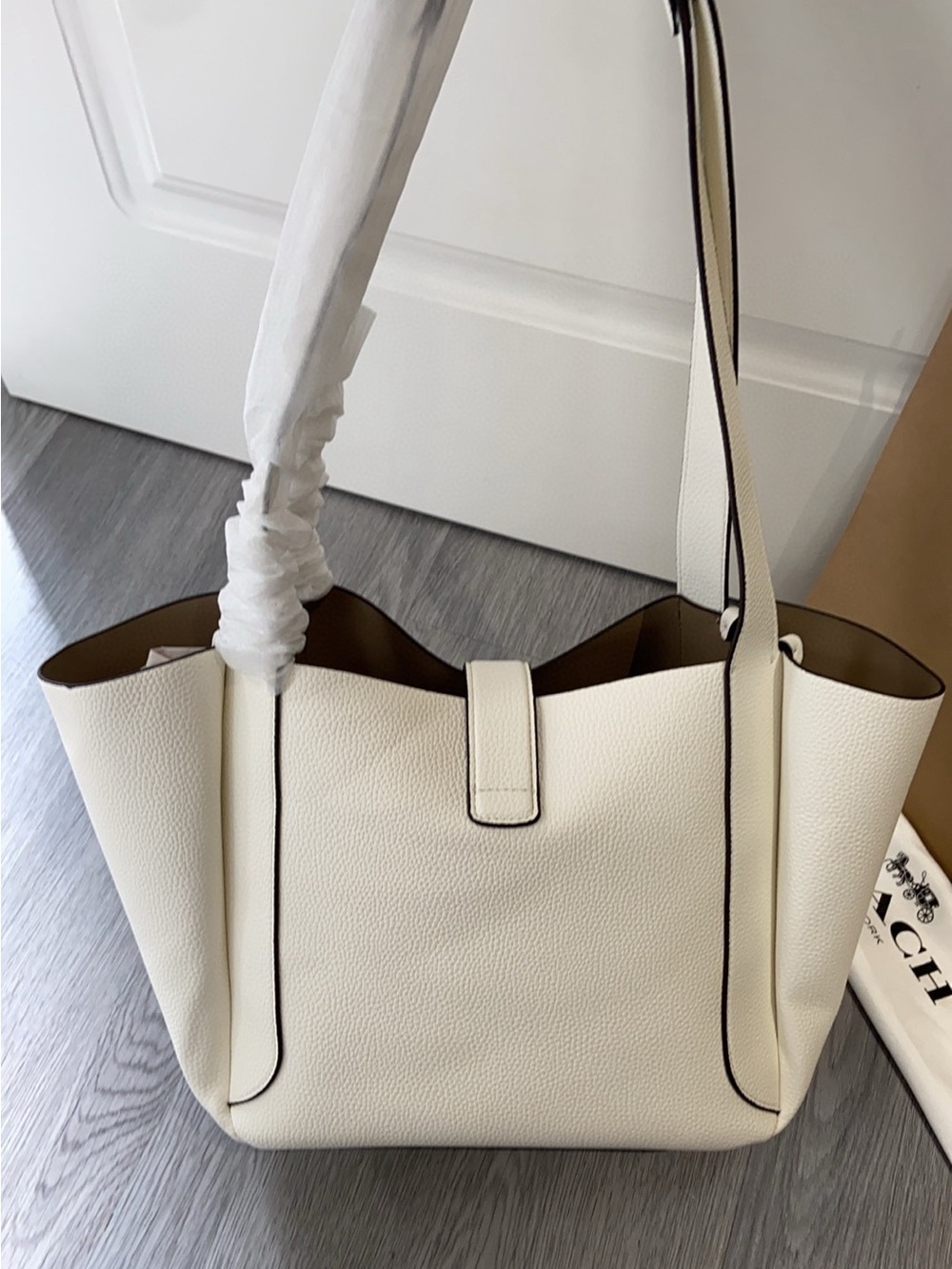 Coach Cream Pebbled Leather Shoulder Tote with Gold Hardware - Picture 6 of 9